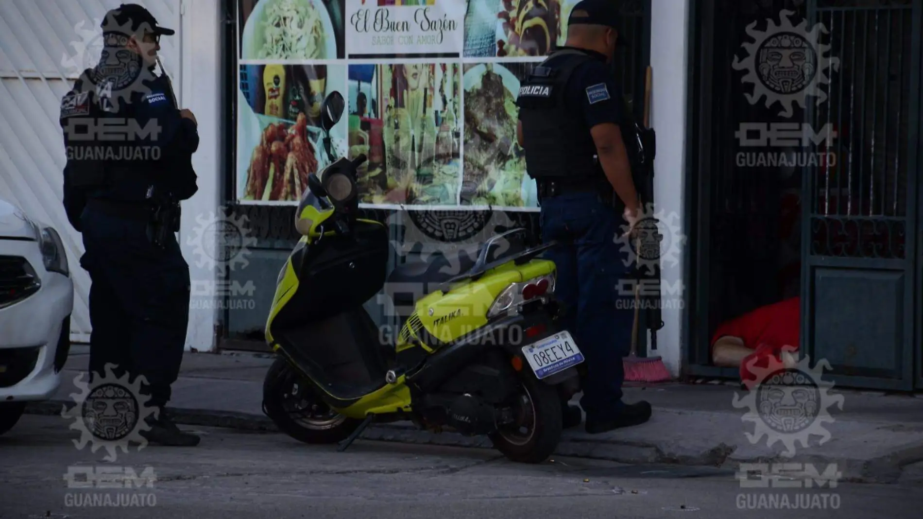 Ataque-en-cocina-económica-deja-un-muerto-y-una-mujer-herida-en-Irapuato (3)